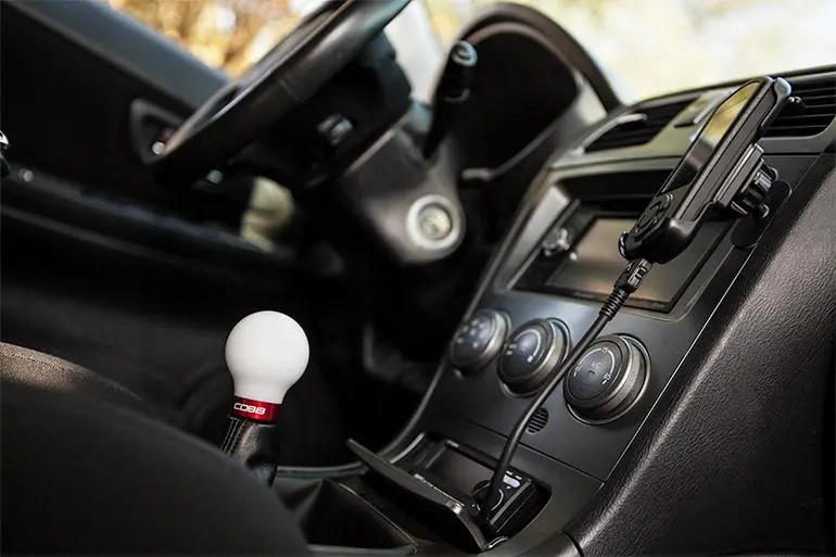 Cobb Subaru 5-Speed Cobb Knob - White W/ Race Red 1
